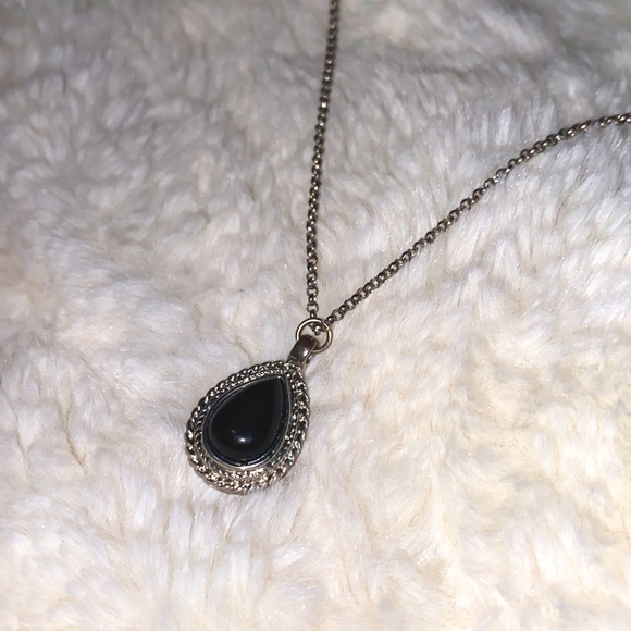 Two silver necklaces - Picture 2 of 3